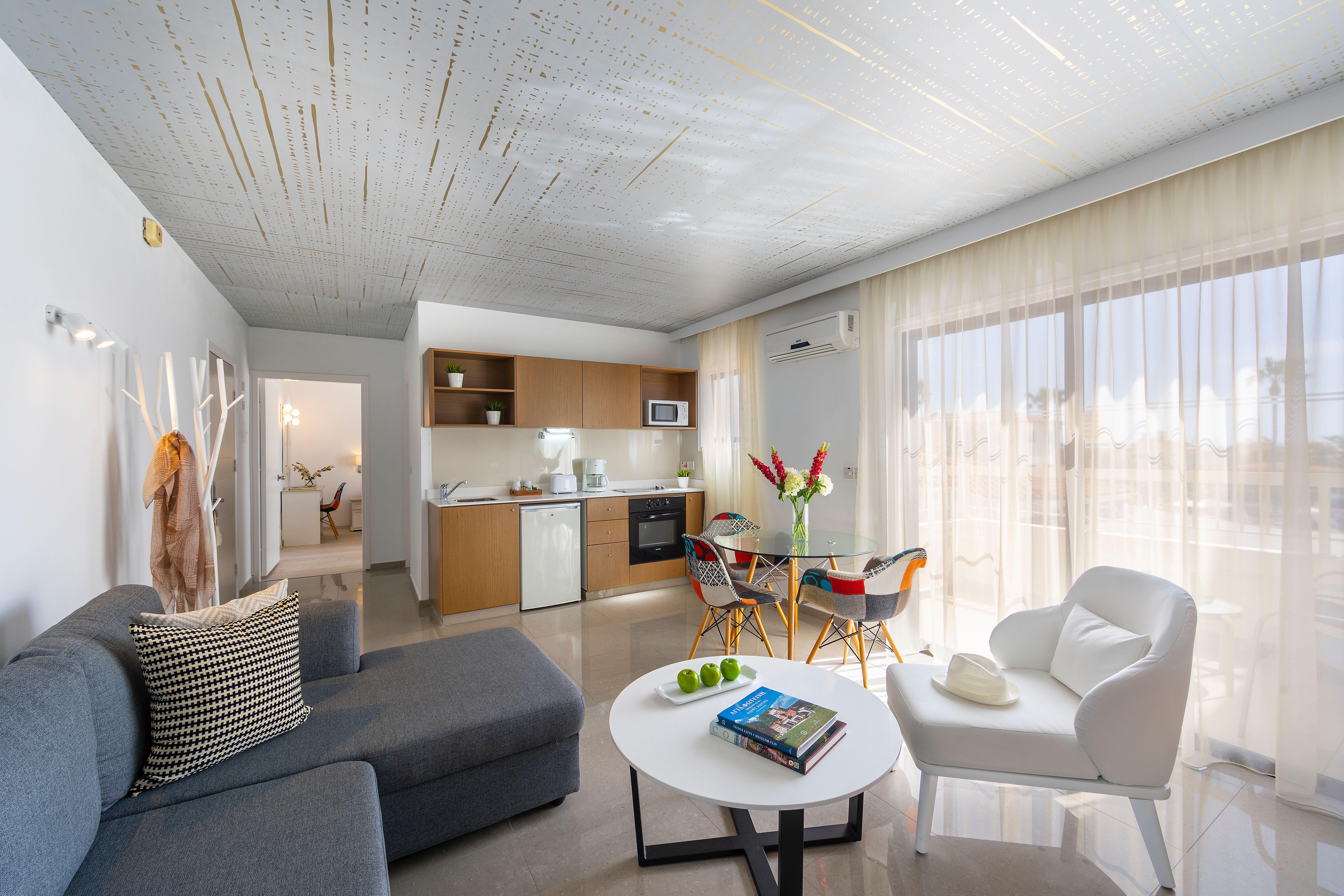 King Jason - Designed For Adults By Louis Hotel Paphos