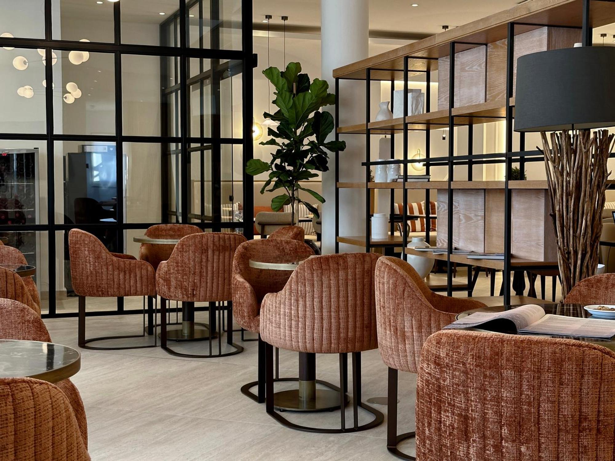 King Jason - Designed For Adults By Louis Hotel 4*